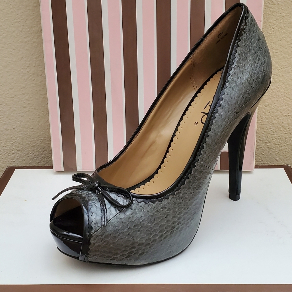 RSVP Mailee Pumps, size: 7.5. New in box.